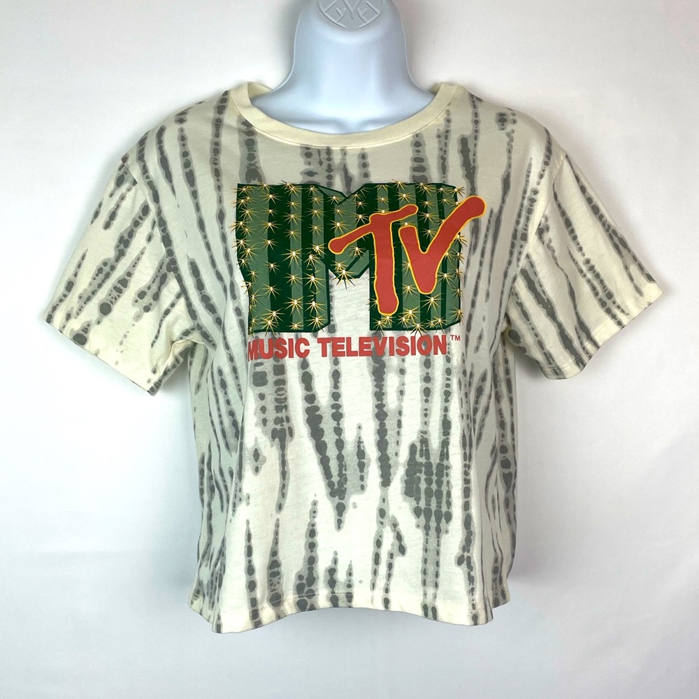 Love Tribe Cream and Gray MTV Graphic Tee S
